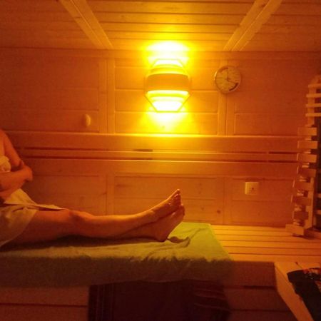 Gemuetliche Gaestezimmer In Einem Neu Sanierten Fachwerkhaus 萨森海姆 外观 照片