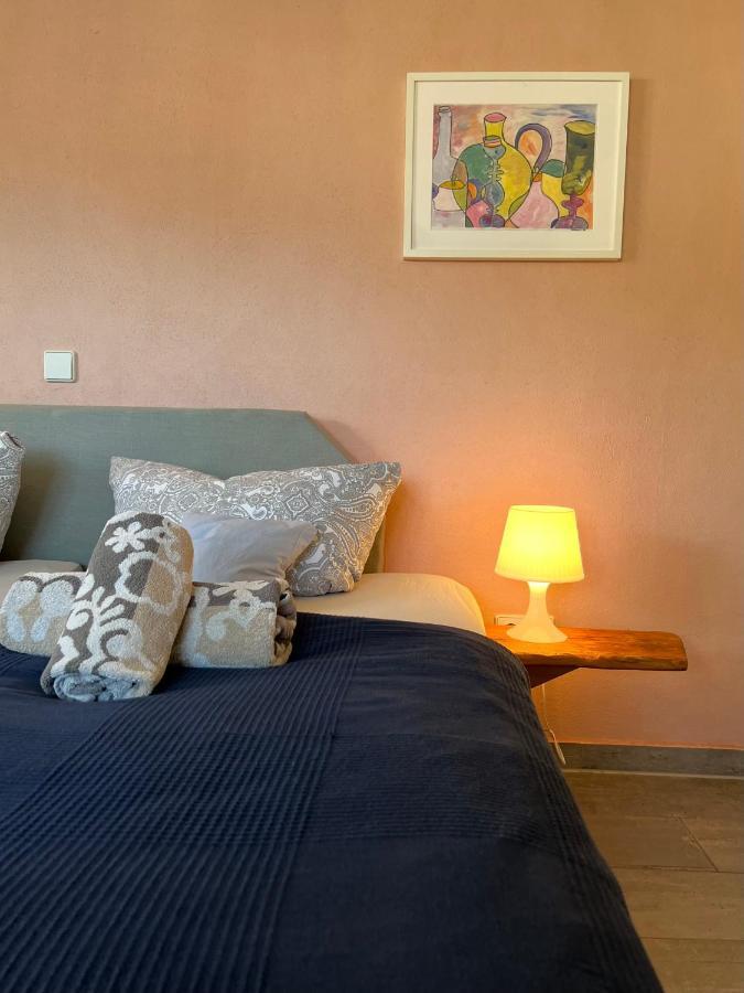 Gemuetliche Gaestezimmer In Einem Neu Sanierten Fachwerkhaus 萨森海姆 外观 照片