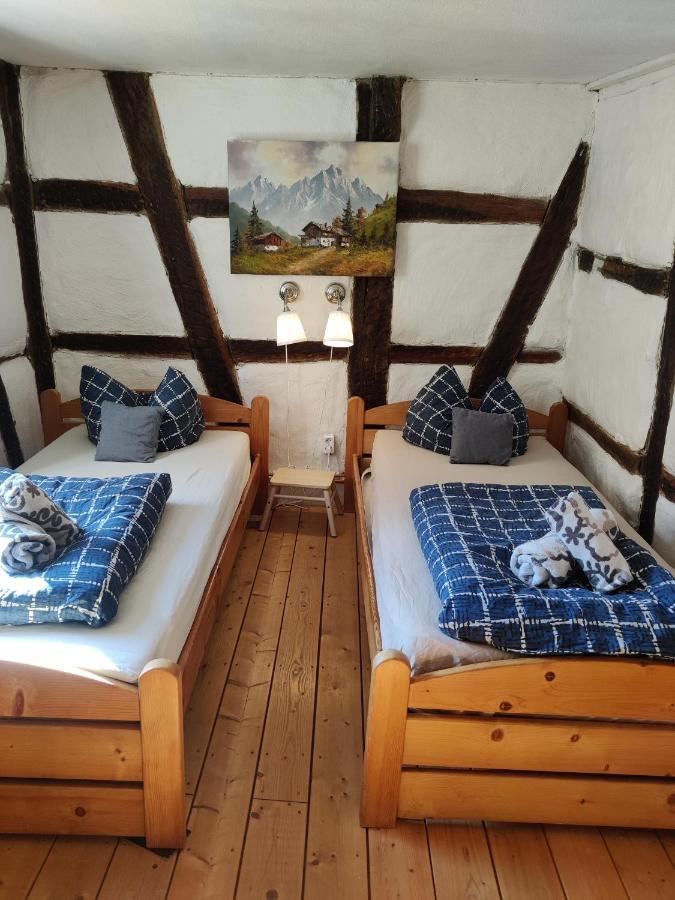 Gemuetliche Gaestezimmer In Einem Neu Sanierten Fachwerkhaus 萨森海姆 外观 照片