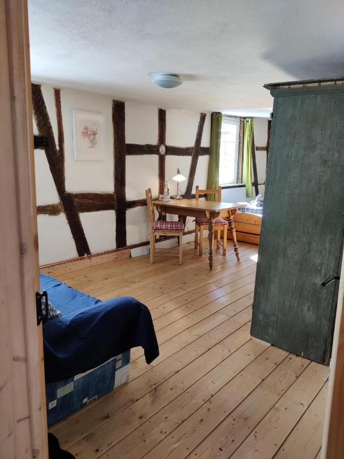 Gemuetliche Gaestezimmer In Einem Neu Sanierten Fachwerkhaus 萨森海姆 外观 照片