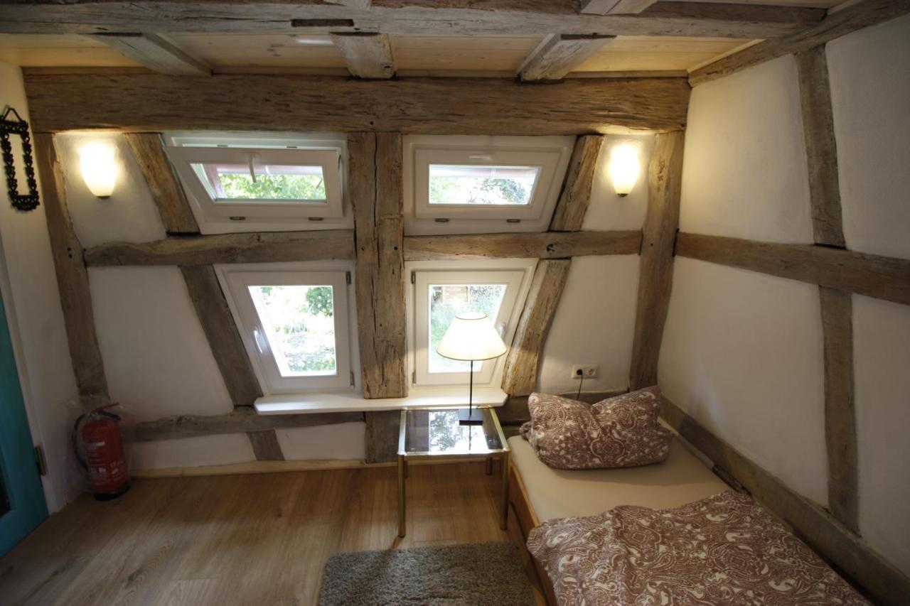 Gemuetliche Gaestezimmer In Einem Neu Sanierten Fachwerkhaus 萨森海姆 外观 照片