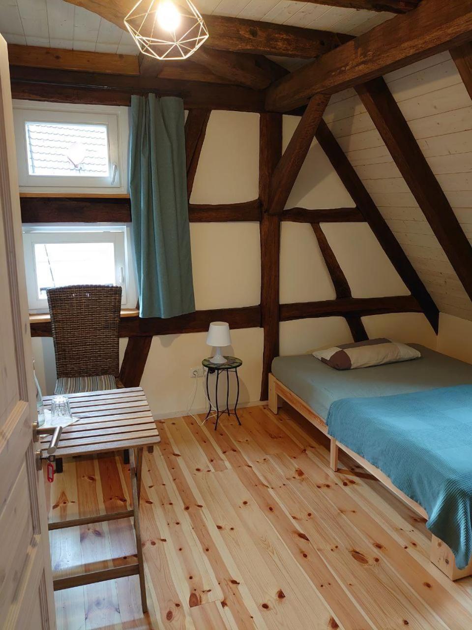 Gemuetliche Gaestezimmer In Einem Neu Sanierten Fachwerkhaus 萨森海姆 外观 照片