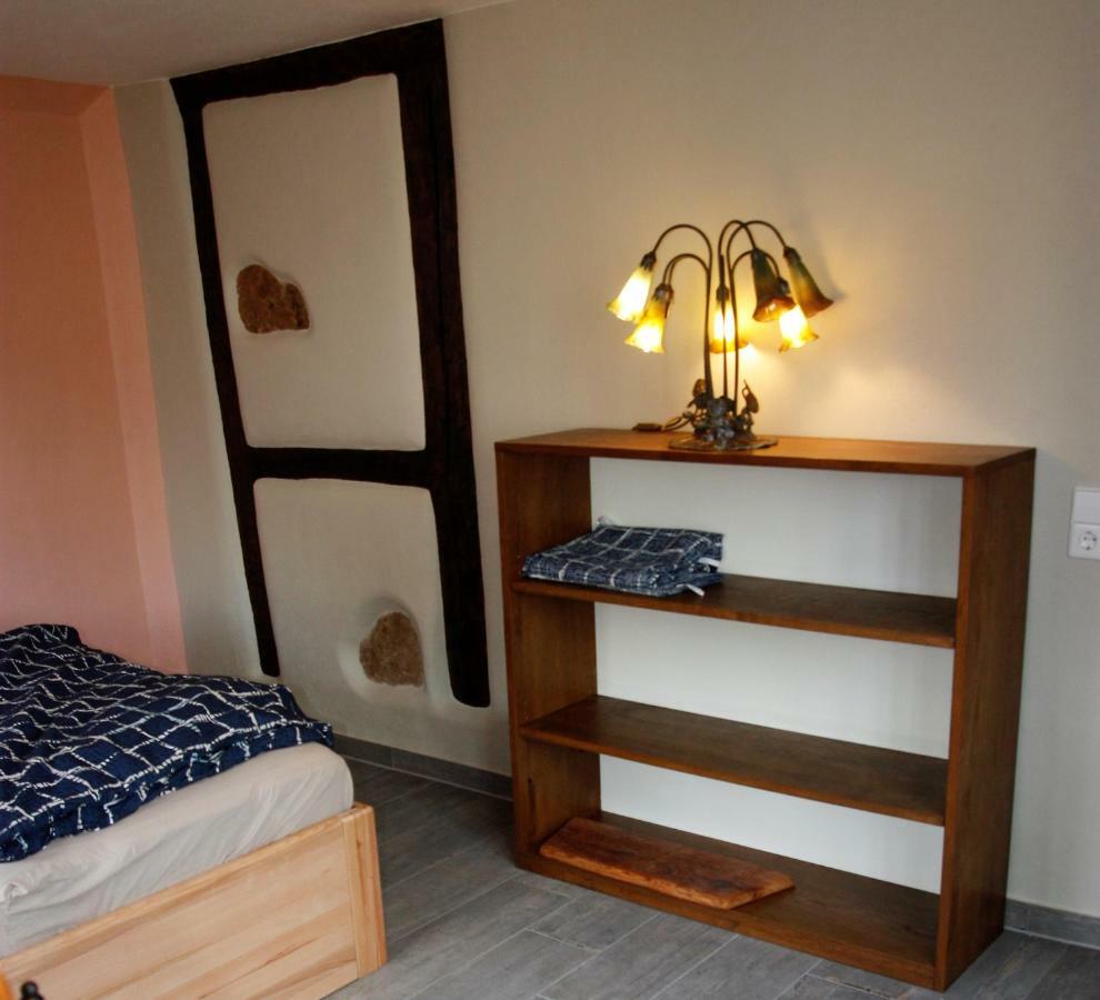 Gemuetliche Gaestezimmer In Einem Neu Sanierten Fachwerkhaus 萨森海姆 外观 照片