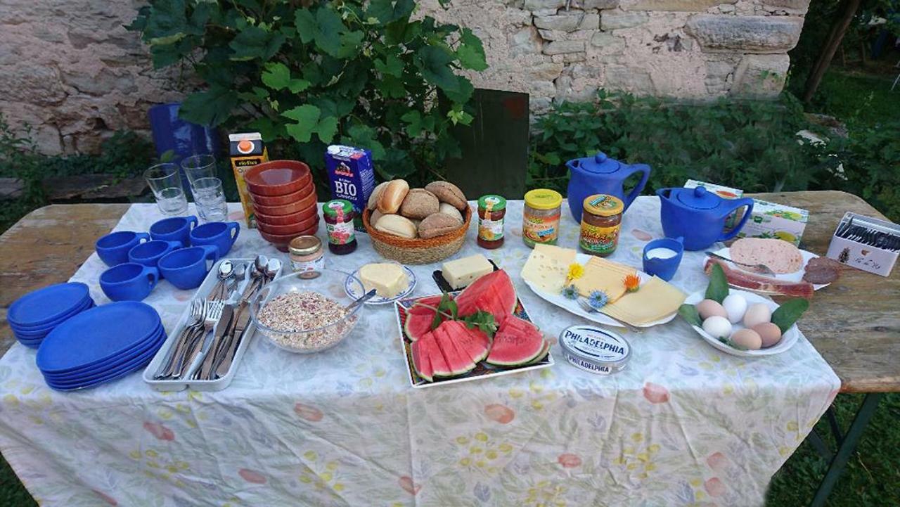Gemuetliche Gaestezimmer In Einem Neu Sanierten Fachwerkhaus 萨森海姆 外观 照片